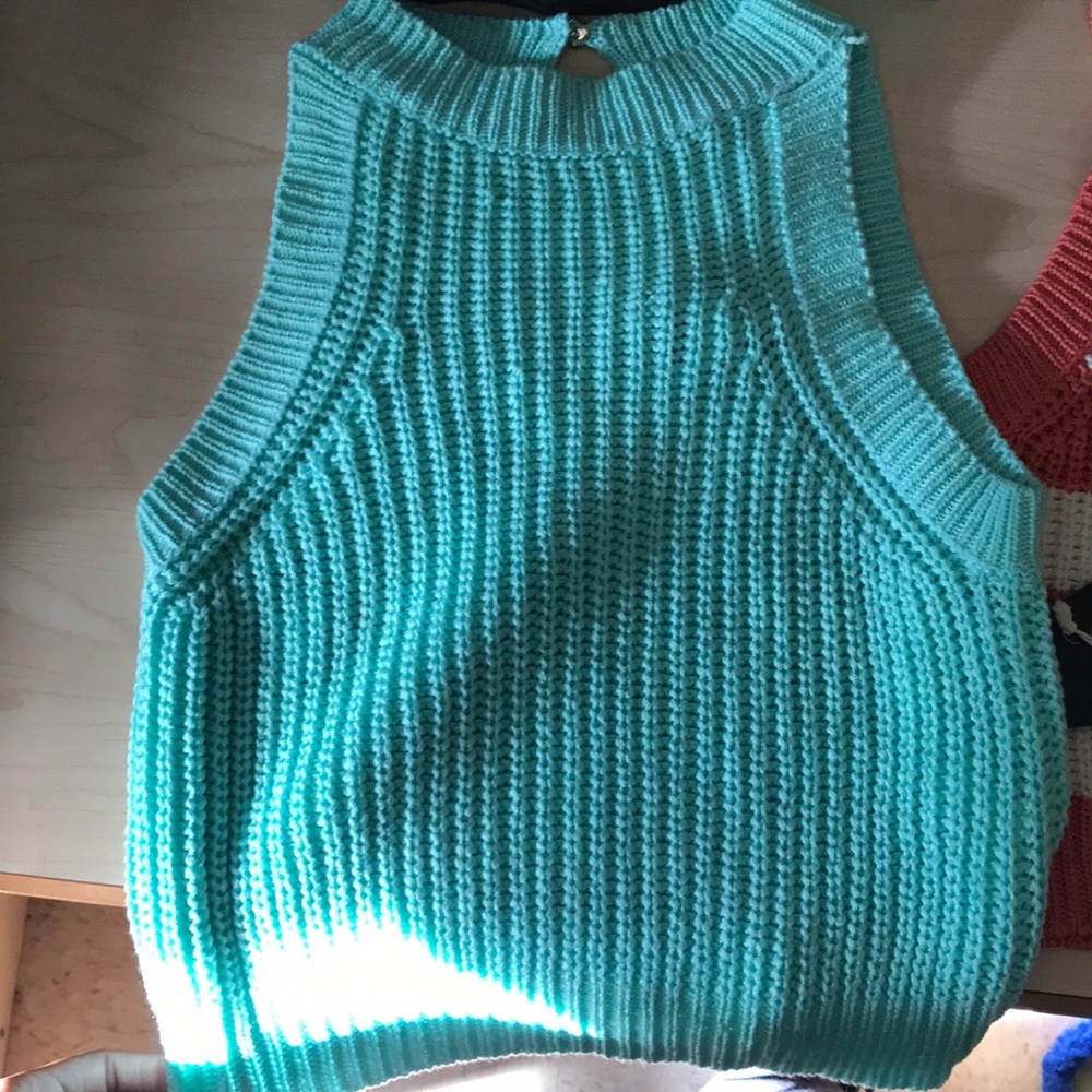 Blue crop top